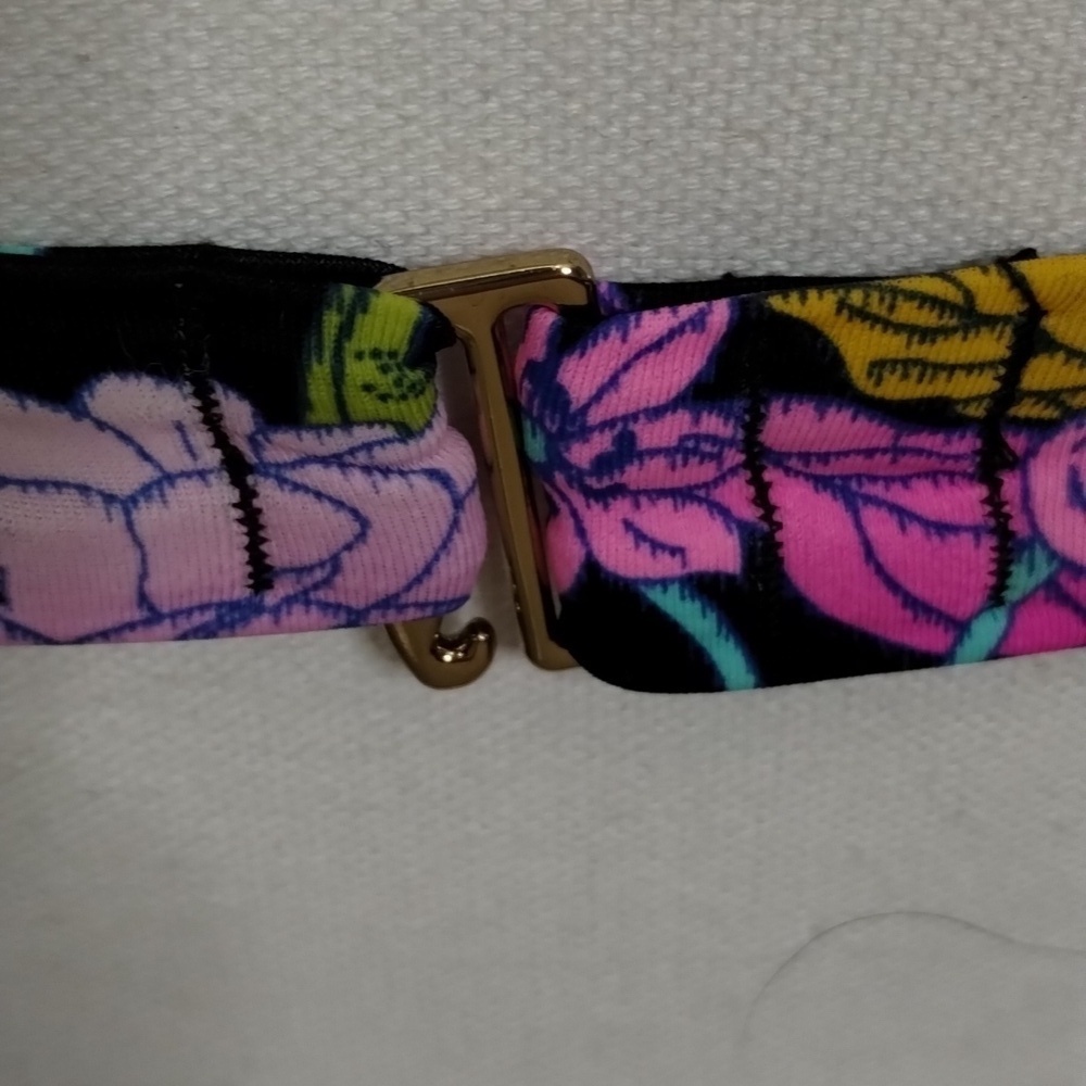 Victoria Secret 34DD floral bikini top fasten back and neck tie back - Picture 4 of 8